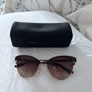 MARC BY MARC JACOBS ENAMEL CAT EYE SUNGLASSES